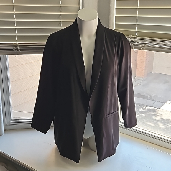 Torrid Studio Crepe Blazer - Picture 1 of 10
